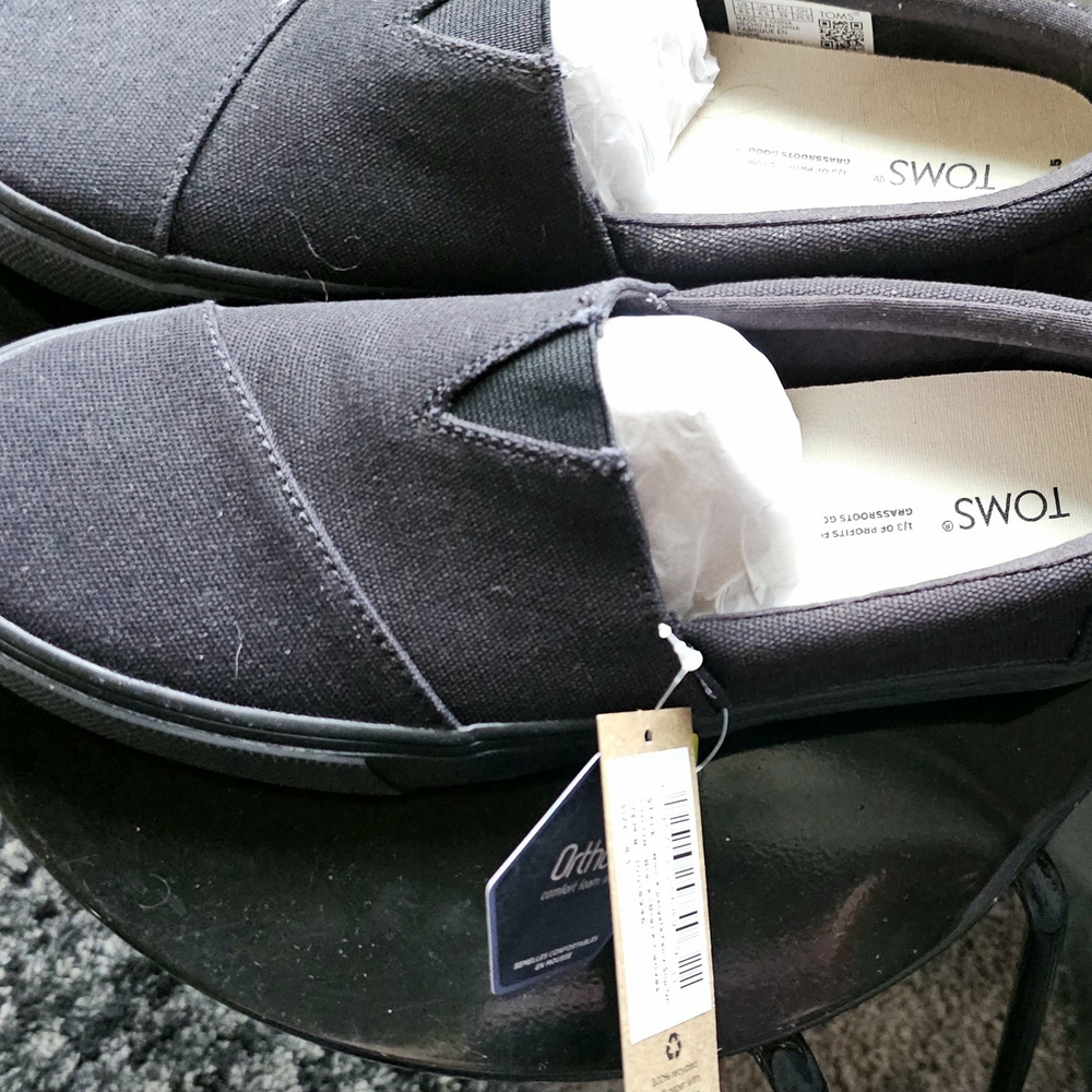 Toms Black Slip-On Loafers Comfortable Canvas